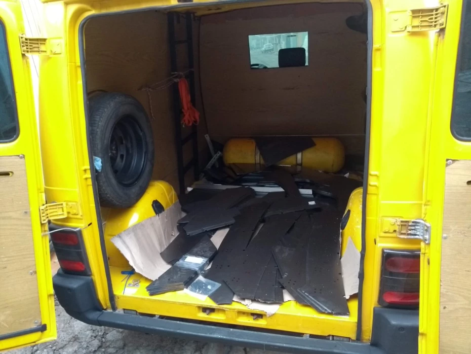 Foto 6: Serviço de coleta dedicado em São Bernardo do campo ,material cortes de chapa a laser peso 1 T. — Transboy Express -  Transportadora Moto boy e utilitário