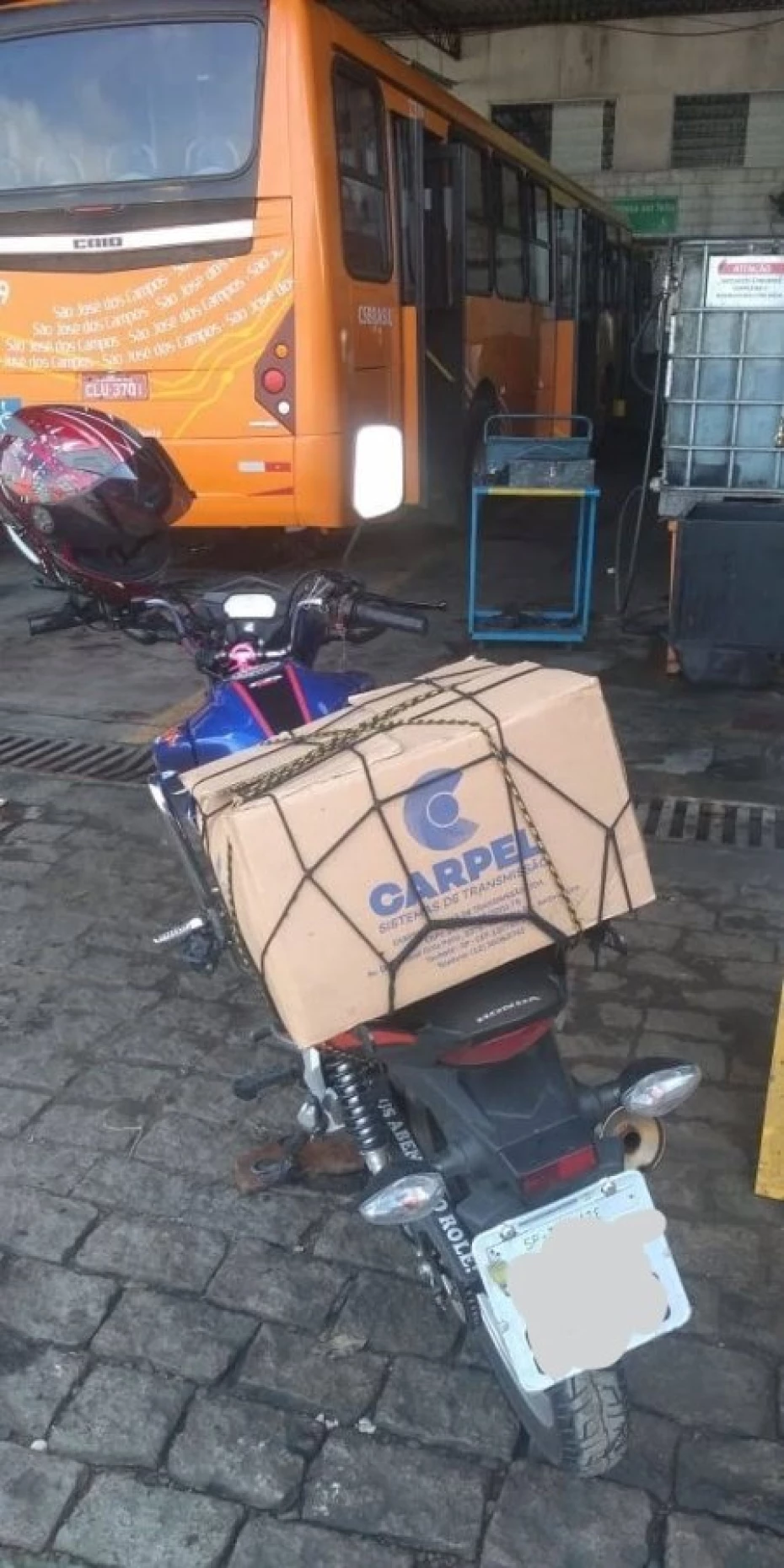 Foto 7: Coleta de peças automotivas . — Transboy Express -  Transportadora Moto boy e utilitário